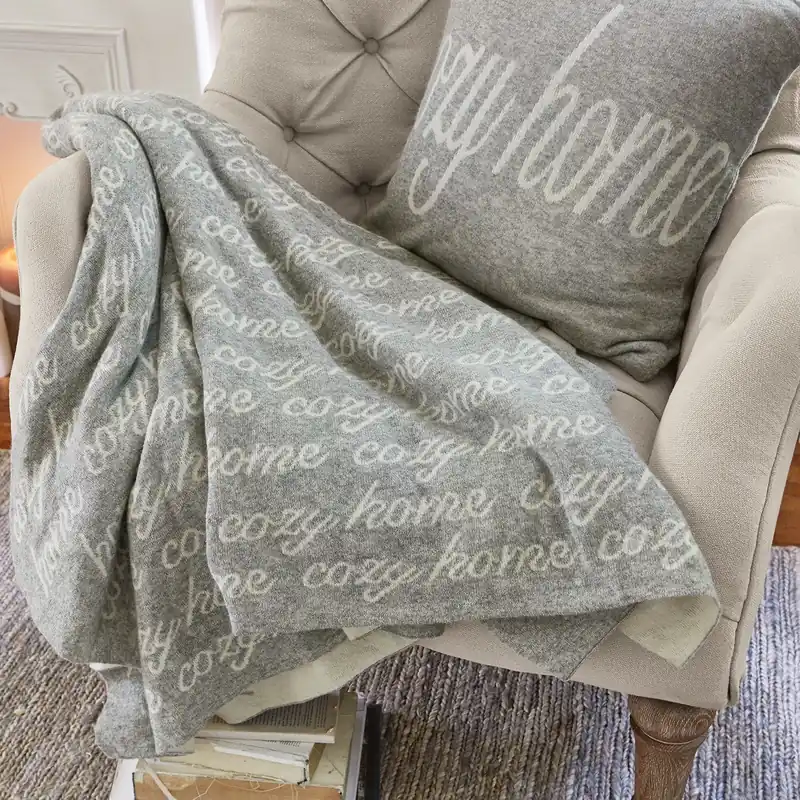 Plaid und Kissen Cozy Neue Kollektion