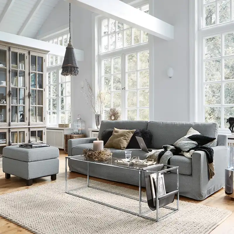 Aktuell Sofa mit Hocker Burie