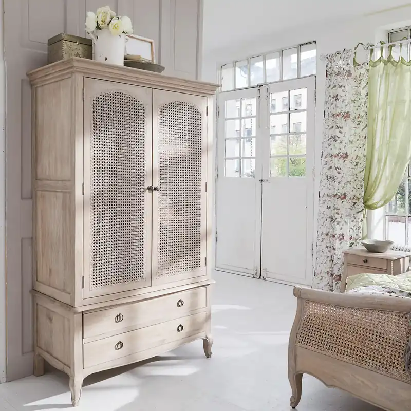 Schrank Truso Markenware