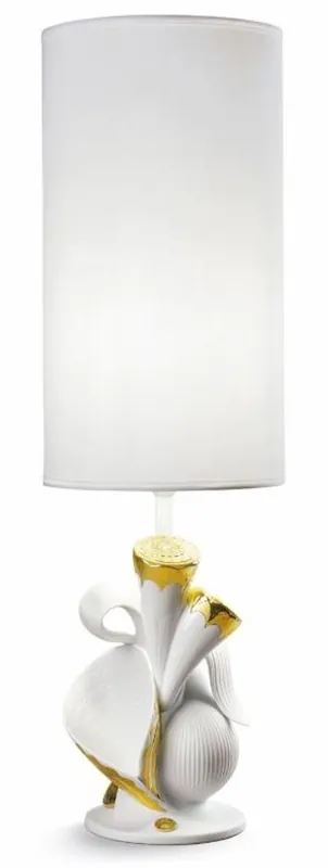 Casa Padrino Luxus Tischleuchte Porzellan Nature Weiß / Gold H54 x 16 cm - Luxus Beleuchtung Tischlampe Neue Kollektion