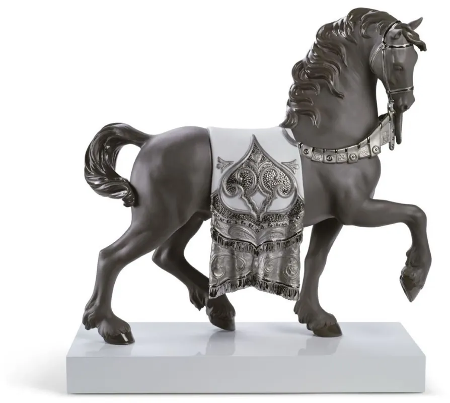 Garantierte Lieferung Casa Padrino Luxus Porzellan Königliches Ross Grau / Silber 40 x H. 42 cm - Handgefertigtes Luxus Deko Pferd