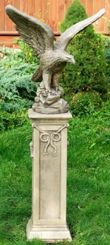 Sonderangebot Casa Padrino Barock Adler Skulptur mit Sockel Antik Weiß / Grau 21 x 26 x H. 134 cm - Gartendeko im Barockstil