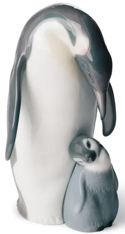 Casa Padrino Luxus Porzellanfigur Pinguin Mutter mit Kind Grau / Weiß / Schwarz 16 x H. 22 cm - Luxus Qualität Sonderaktion