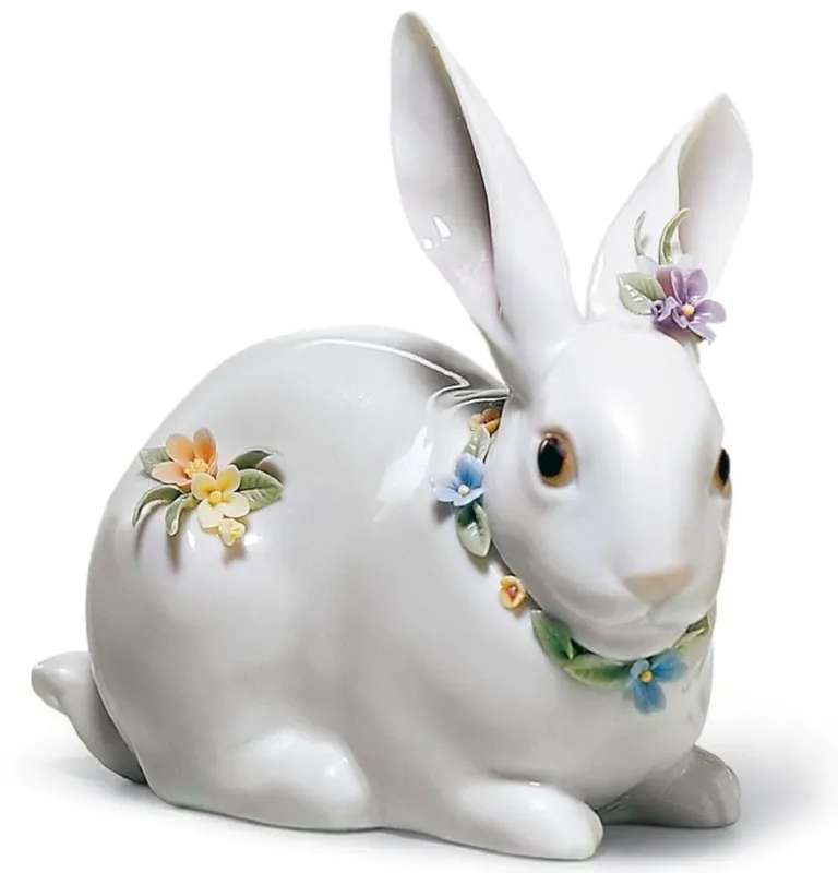 Abverkauf Casa Padrino Luxus Porzellanfigur Hase mit Blumen Weiß / Mehrfarbig 12 x H. 11 cm - Handgefertigte & Handbemalte Luxus Porzellan Deko