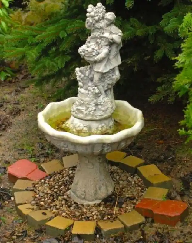 Casa Padrino Jugendstil Gartenbrunnen Kinder & Trauben Grau Ø 46 x H. 97 cm - Barock & Jugendstil Brunnen - Gartendeko Expressversand