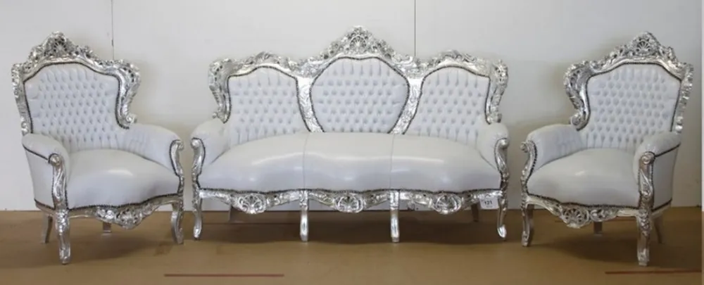 Casa Padrino Barock Sofa Garnitur Weiß Lederoptik / Silber + 2 Sessel - Wohnzimmer Barock Ausverkauf