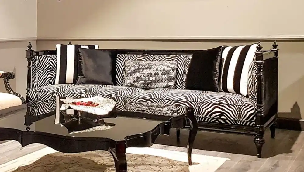 Casa Padrino Luxus Barock Sofa Zebra / Schwarz - Handgefertigtes Wohnzimmer Sofa im Barockstil - Edle Barock Wohnzimmer Möbel Preis Gesenkt