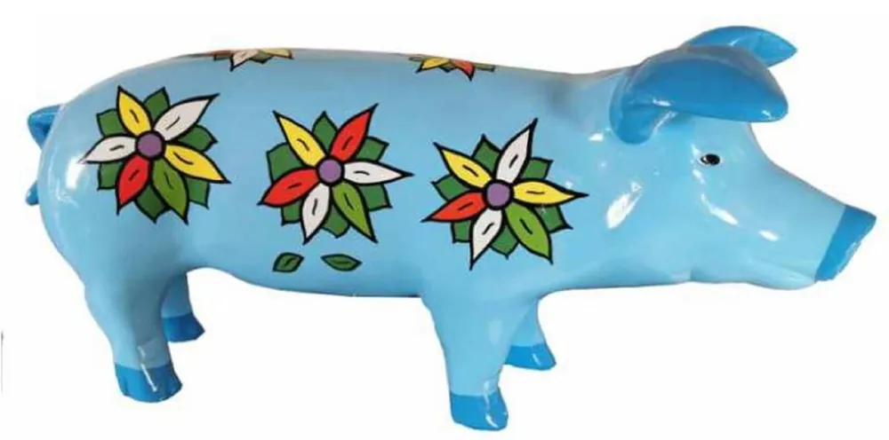 Geprüft Casa Padrino Luxus XXL Skulptur Schwein mit Blumen Design Hellblau / Mehrfarbig 60 x H. 23 cm - Wetterbeständige Deko Skulptur - Wohnzimmer Deko - Garten Deko Gartenskulptur