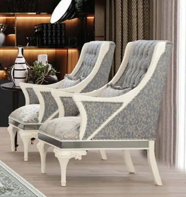 Casa Padrino Luxus Barock Sessel Grau / Beige / Weiß - Prunkvoller Wohnzimmer Sessel mit dekorativem Kissen - Barock Wohnzimmer Möbel Neue Ware