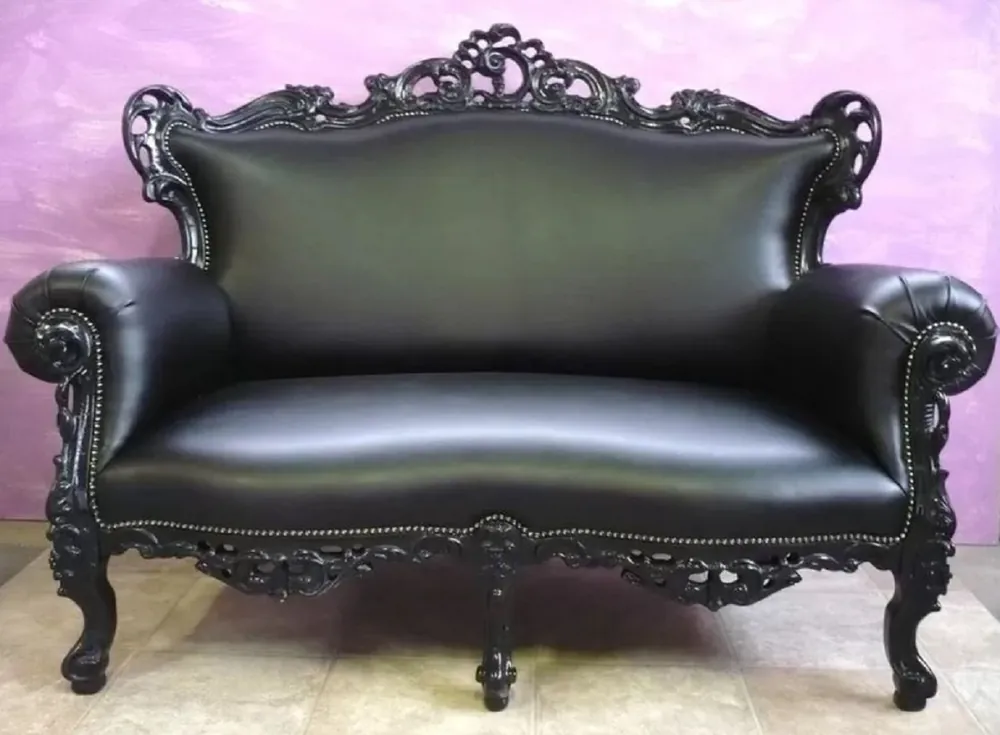 Casa Padrino Luxus Barock Leder Sofa Schwarz - Prunkvolles Wohnzimmer Sofa im Barockstil - Barock Möbel - Luxus Qualität - Made in Italy Nur Für Kurze Zeit
