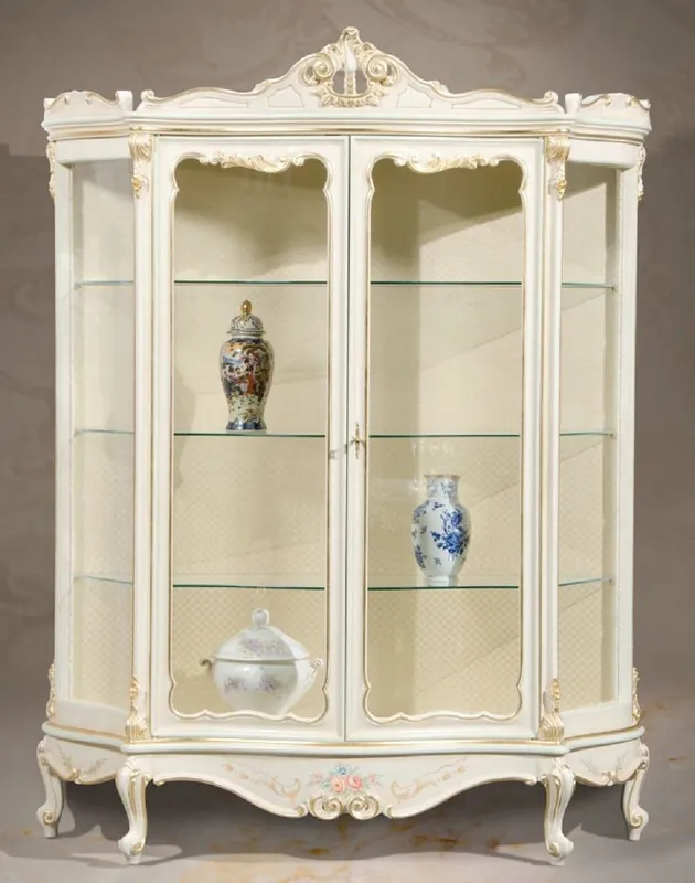Neu Casa Padrino Luxus Barock Vitrine Weiß / Cremefarben / Mehrfarbig / Gold - Handgefertigter Vitrinenschrank mit 2 Türen - Prunkvolle Barock Möbel - Luxus Qualität - Made in Italy