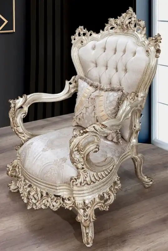 Markenprodukt Casa Padrino Luxus Barock Sessel Cremefarben / Beige / Antik Gold - Prunkvoller Wohnzimmer Sessel mit elegantem Muster - Barock Wohnzimmer Möbel