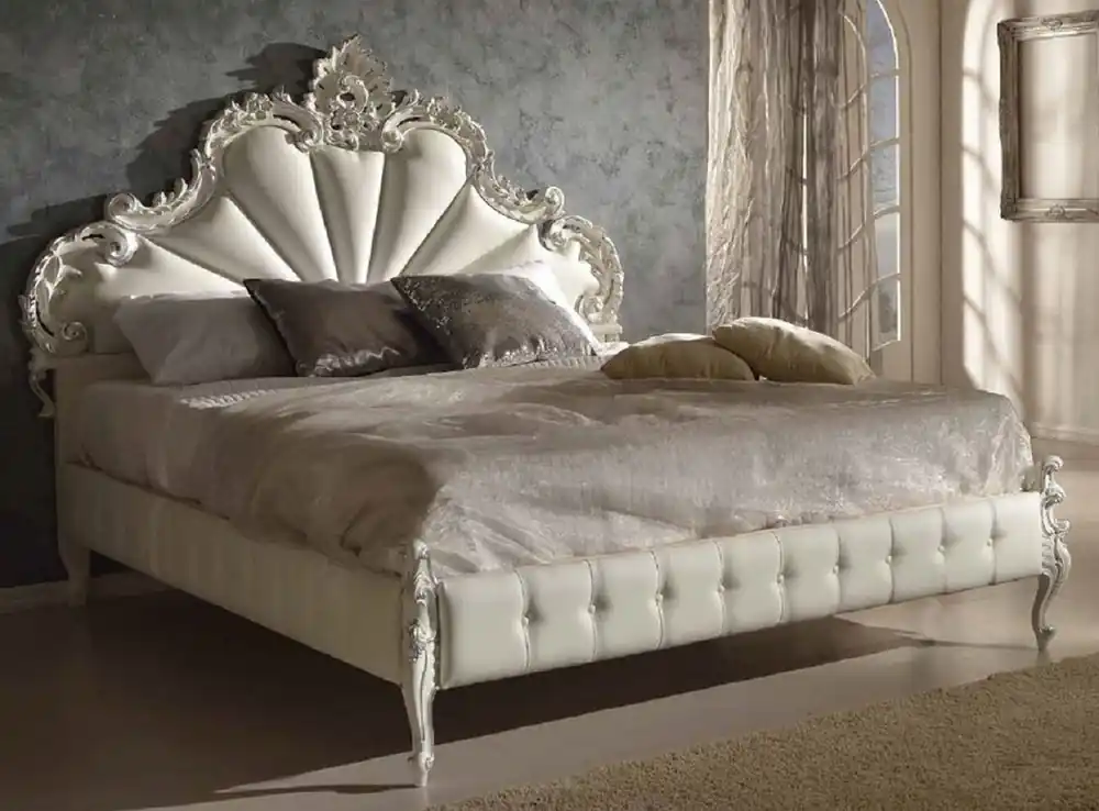 Markenprodukt Casa Padrino Luxus Barock Doppelbett Weiß / Silber - Prunkvolles Massivholz Bett im Barockstil - Barock Schlafzimmer & Hotel Möbel - Luxus Qualität - Made in Italy