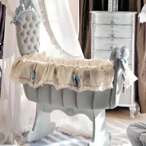 Neu Im Sortiment Casa Padrino Luxus Barock Schaukel Babybett Grau / Hellblau - Prunkvolles Massivholz Baby Schaukelbett - Barock Baby Möbel - Erstklassische Qualität - Made in Italy