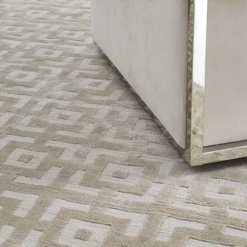 Bestpreis Casa Padrino Luxus Viskose Teppich Elfenbeinfarben 300 x 400 cm - Handgewebter Wohnzimmer & Hotel Teppich - Wohnzimmer Deko Accessoires - Luxus Qualität