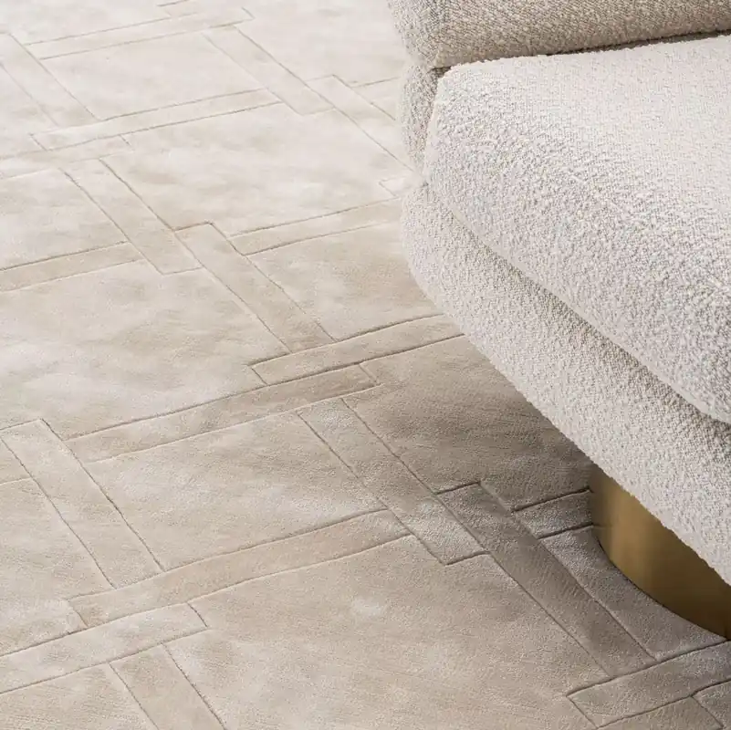 Casa Padrino Luxus Viskose Teppich Silber-Sandfarben 300 x 400 cm - Handgewebter Wohnzimmer & Hotel Teppich - Wohnzimmer Deko Accessoires - Luxus Kollektion Preiswert