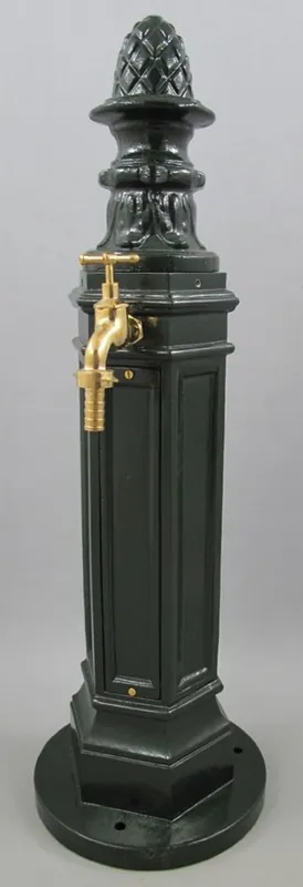 Casa Padrino Jugendstil Wassersäule Grün 33 x 34 x H. 95 cm - Nostalgische Aluminium Wasserzapfsäule mit Messing Wasserhahn - Garten & Terrassen Deko Accessoires Sale
