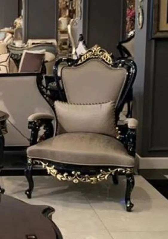 Casa Padrino Luxus Barock Sessel Silber / Schwarz / Gold - Handgefertigter Wohnzimmer Sessel mit gepolsterten Armlehnen - Barock Wohnzimmer Möbel - Edel & Prunkvoll Jetzt Bestellen