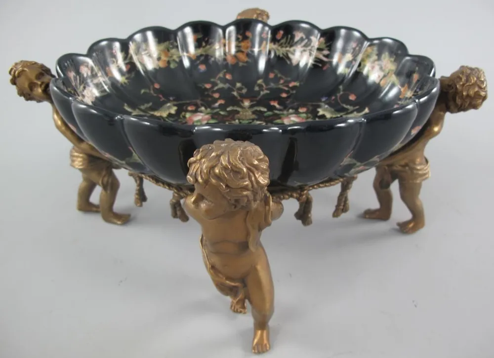 Neu Casa Padrino Jugendstil Porzellan Schale mit 4 dekorativen Engelsfiguren Schwarz / Mehrfarbig / Messingfarben 40 x 34 x H. 17 cm - Barock & Jugendstil Deko Accessoires