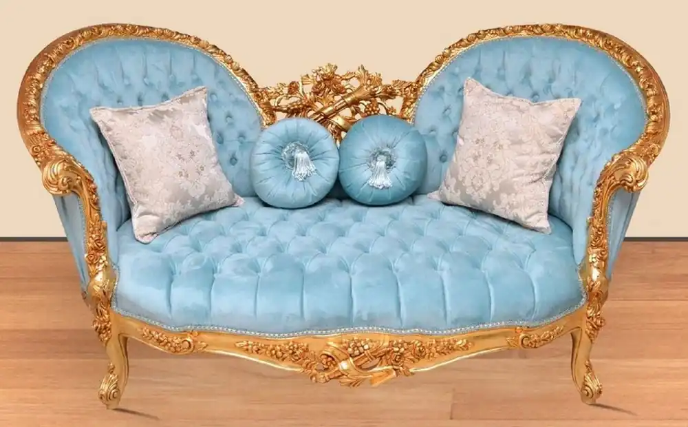 Aktuell Casa Padrino Barock Sofa Hellblau / Gold - Handgefertigtes Wohnzimmer Sofa im Barockstil - Prunkvolle Barock Wohnzimmer Möbel