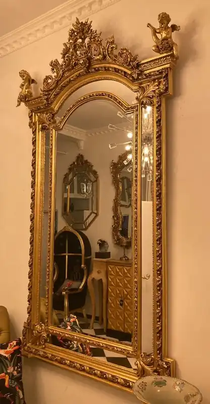 Direktkauf Casa Padrino Barock Spiegel Gold - Handgefertigter Antik Stil Wandspiegel mit dekorativen Engelsfiguren - Wohnzimmer Spiegel - Garderoben Spiegel - Prunkvolle Barock Möbel
