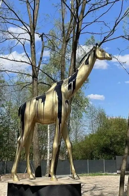 Direktkauf Casa Padrino Designer Deko Giraffe Schwarz / Gold Mod2 H. 320 cm - Riesige Dekofigur - Lebensgroße Tierfigur - Gartendeko XXL Skulptur Lebensgross