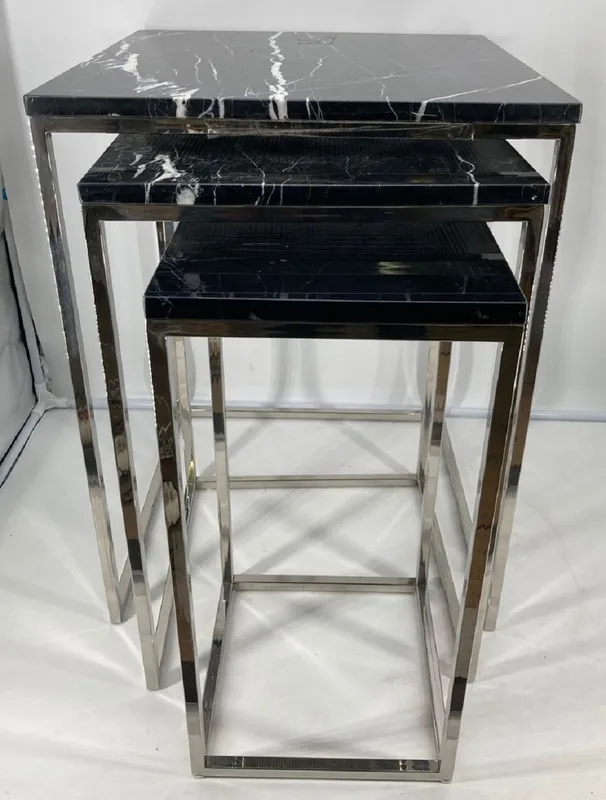 Casa Padrino Luxus Beistelltisch 3er Set Silber / Schwarz - Edelstahl Tische mit Marmorplatte - Wohnzimmer Möbel - Luxus Kollektion Knallerangebot