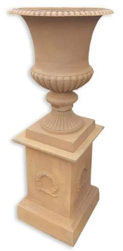 Jetzt Kaufen Casa Padrino Barock Vase mit Säule Beige H. 138 cm - Prunkvolle Gusseisen Blumenvase mit Sockel - Barock Garten Deko - Barock Terrassen Deko - Barock Deko Accessoires