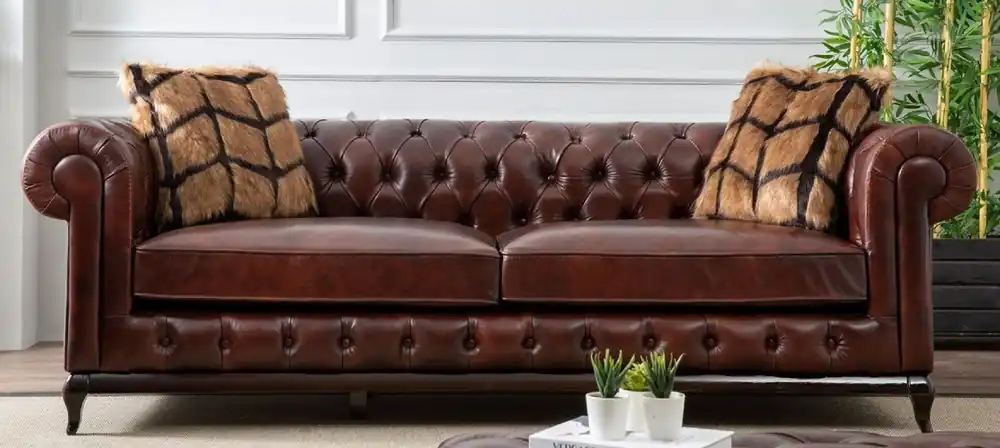 Casa Padrino Luxus Chesterfield Kunstleder Sofa Dunkelbraun 235 x 90 x H. 75 cm - Wohnzimmer Sofa - Wohnzimmer Möbel - Luxus Möbel - Wohnzimmer Einrichtung - Luxus Einrichtung - Möbel Luxus Saisonangebot