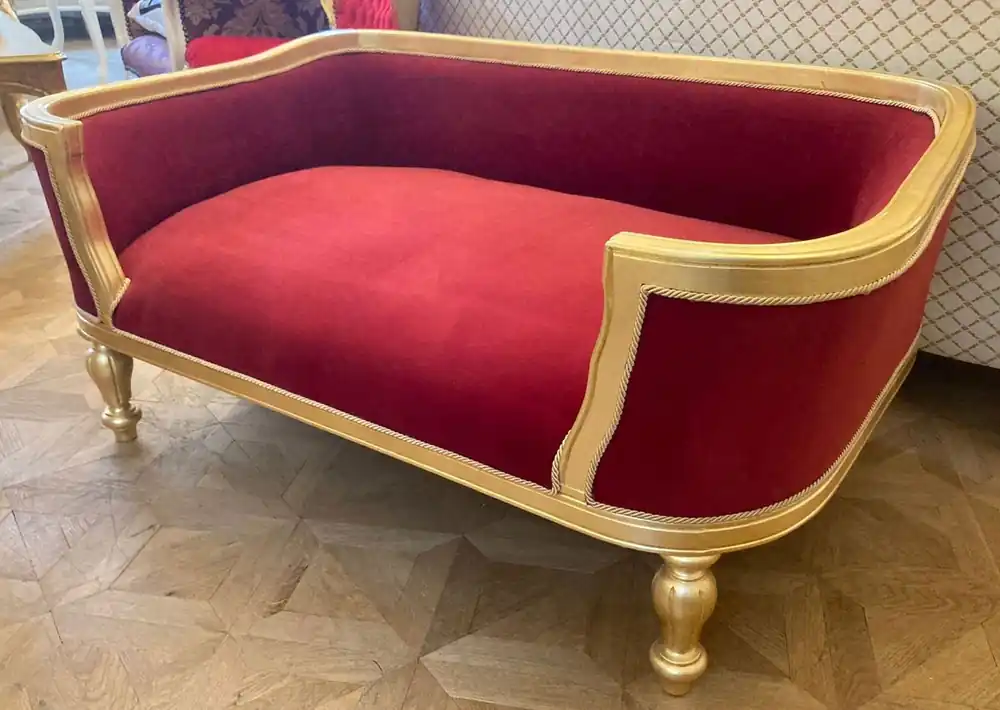 Casa Padrino Barock Hundebett & Katzenbett Bordeauxrot / Gold - Handgefertigtes Hunde & Katzen Sofa im Barockstil - Barock Hunde & Katzen Möbel - Barock Tiermöbel Versand Am Gleichen Tag