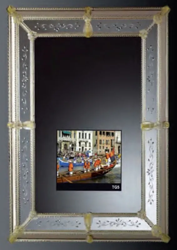 Casa Padrino Luxus Barock Spiegel Gold - Prunkvoller Wandspiegel im Venezianischen Stil mit integriertem 19 Zoll TV - Hotel Möbel - Barock Möbel - Luxus Möbel im Barockstil - Made in Italy Must-Have