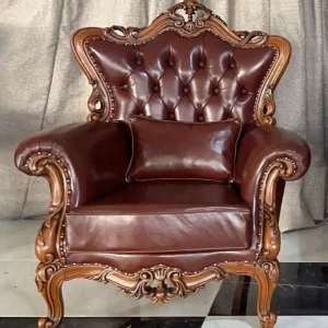 Casa Padrino Luxus Barock Leder Sessel Dunkelbraun / Braun - Wohnzimmer Echtleder Sessel mit dekorativem Kissen - Luxus Wohnzimmer Möbel im Barockstil - Barock Leder Möbel - Möbel Barockstil Letzte Chance