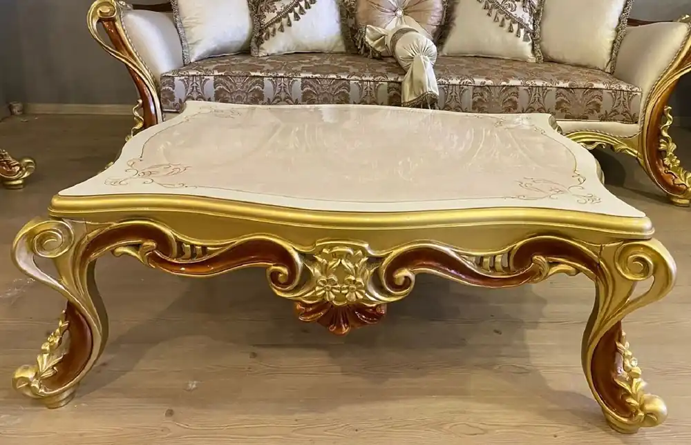 Casa Padrino Luxus Barock Couchtisch Weiß / Beige / Gold / Braun - Prunkvoller Wohnzimmertisch im Barockstil - Luxus Wohnzimmer Möbel im Barockstil - Barock Möbel - Barock Wohnzimmer Einrichtung Nur Für Kurze Zeit