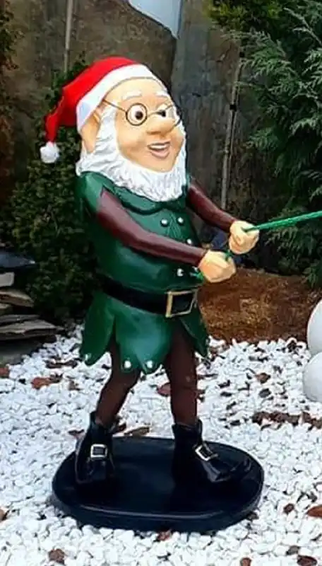 Casa Padrino Luxus Deko Skulptur Weihnachtself Mehrfarbig H. 80 cm - Weihnachts Deko Figur - XXL Deko Skulptur - XXL Deko Figur - XXL Weihnachts Skulptur - Weihnachts Garten Deko Accessoires Ausverkauf