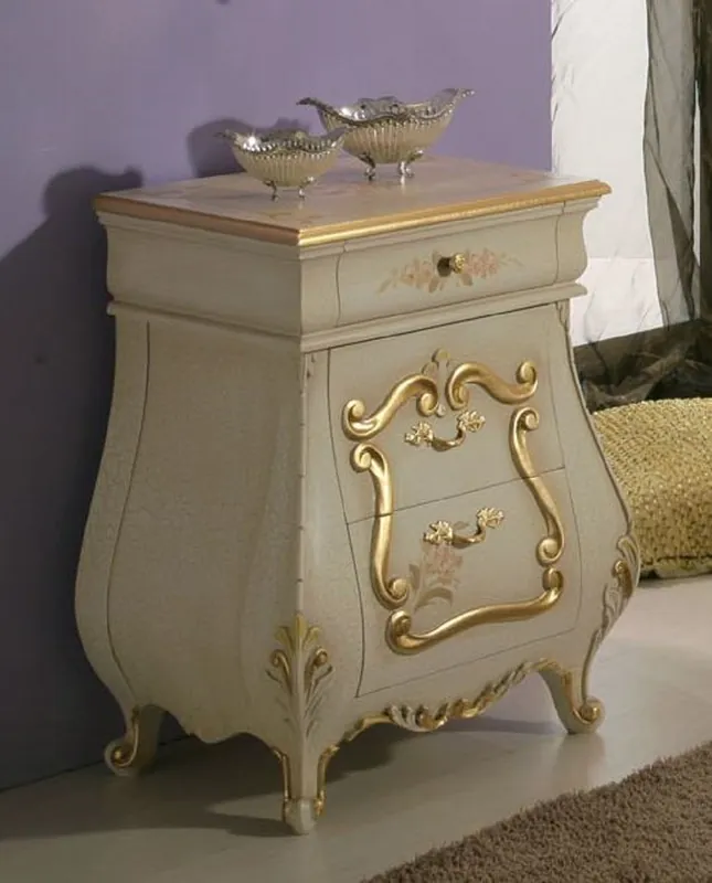 Casa Padrino Luxus Barock Nachtkommode mit 3 Schubladen Creme / Gold - Handgefertigter Barock Nachttisch - Barock Schlafzimmer Möbel - Luxus Möbel in Barockstil - Luxus Qualität - Made in Italy Schneller Versand