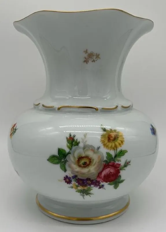 Abverkauf Casa Padrino Luxus Barock Porzellan Vase Weiß / Mehrfarbig / Gold H. 23 cm - Runde Blumenvase im Barockstil - Luxus Barock Accessoires - Reichenbach Porzellan - Luxus Qualität - Made in Germany