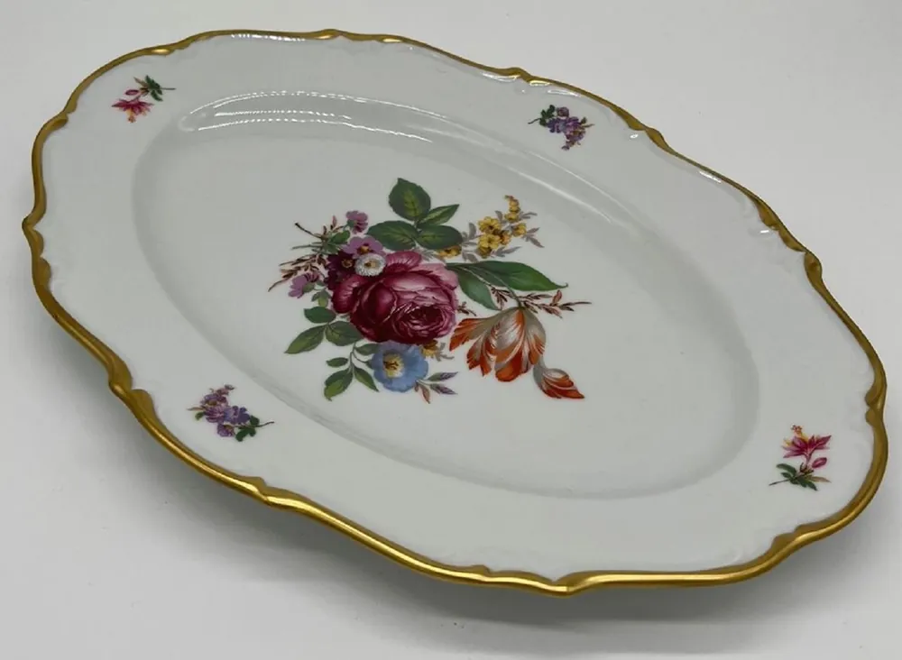 Casa Padrino Luxus Barock Porzellan Teller Weiß / Mehrfarbig / Gold 38 cm - Ovaler Servierteller - Luxus Barockstil Porzellan Accessoires - Reichenbach Porzellan - Luxus Qualität - Made in Germany Meistverkauft