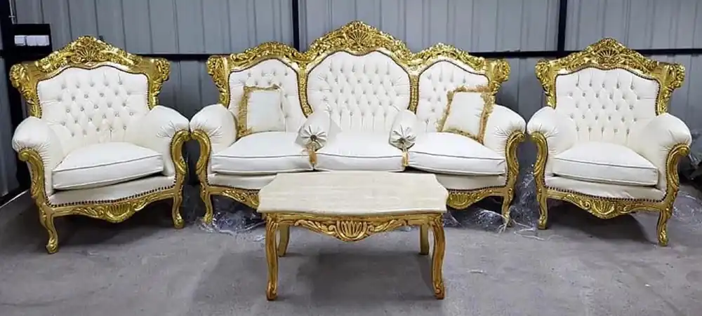Jetzt Kaufen Casa Padrino Barock Wohnzimmer Set Weiß / Gold - 1 Barock Kunstleder Sofa & 2 Barock Kunstleder Sessel - Wohnzimmer Möbel im Barockstil - Barock Möbel - Barock Wohnzimmer Einrichtung