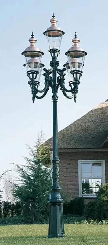 Casa Padrino Jugendstil Gartenlaterne Grün / Kupfer Ø 147 x H. 450 cm - Prunkvolle Aluminium Stehleuchte - Riesige Gartenleuchte - Nostalgische Garten Beleuchtung Knallerangebot