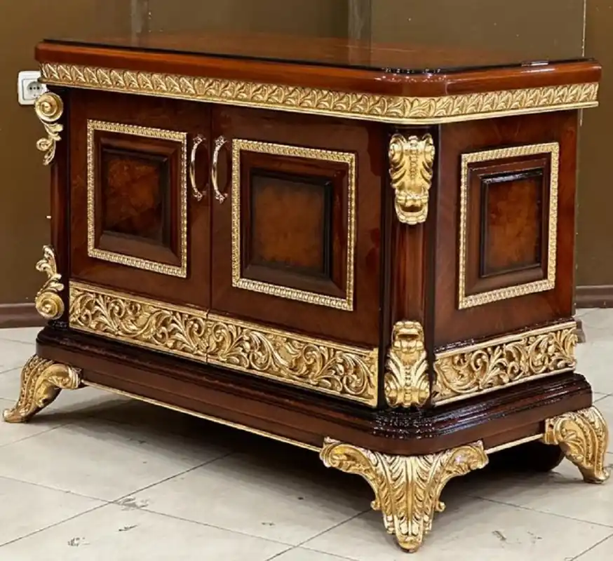 Casa Padrino Luxus Barock TV Schrank Braun / Gold - Prunkvolles Massivholz Sideboard mit 2 Türen - Luxus Büro Möbel im Barockstil - Barock Möbel - Barock Büro Einrichtung - Edel & Prunkvoll Geprüft
