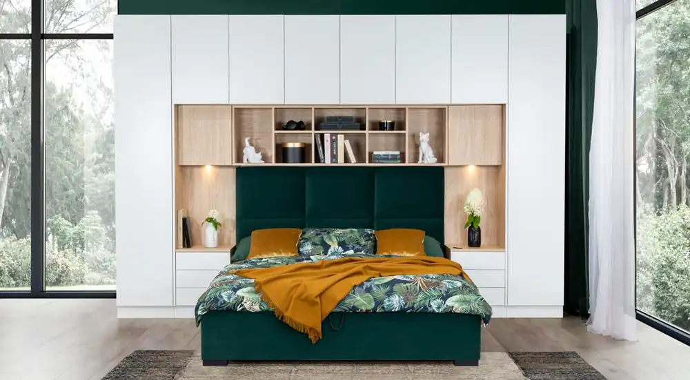 Casa Padrino Luxus Schlafzimmer Möbel Set Matt Weiß / Naturfarben / Grün / Schwarz - Doppelbett mit Schlafzimmerschrank - Hotel Möbel - Schlafzimmer Möbel - Luxus Möbel - Luxus Einrichtung Nur Für Kurze Zeit