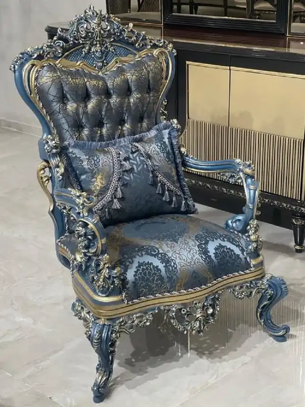 Preisknaller Casa Padrino Luxus Barock Sessel Blau / Gold - Prunkvoller Wohnzimmer Sessel mit elegantem Muster - Barockstil Wohnzimmer Möbel - Luxus Möbel im Barockstil - Barock Möbel