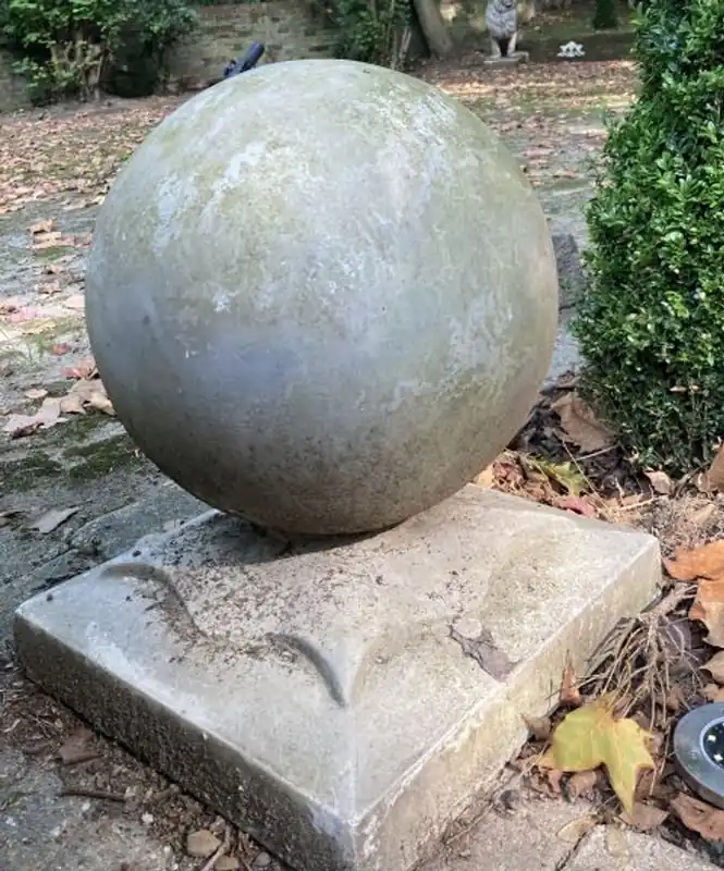 Casa Padrino cannonball on stand antique gray - heavy version - garden decoration Markenprodukt