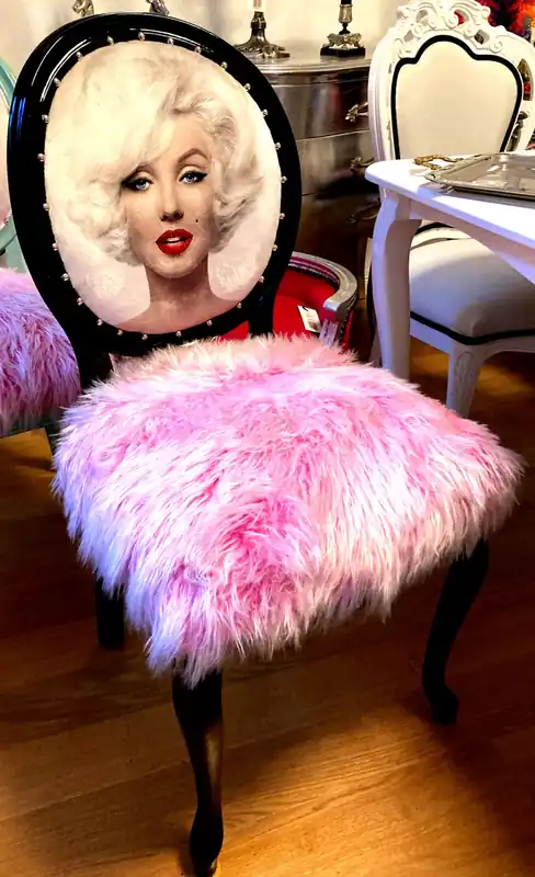 Neue Ware Casa Padrino Luxury Baroque Dining Chair Marilyn Monroe Pink / Black - Handmade Pop Art Designer Chair with Faux Fur - Baroque Dining Room Furniture