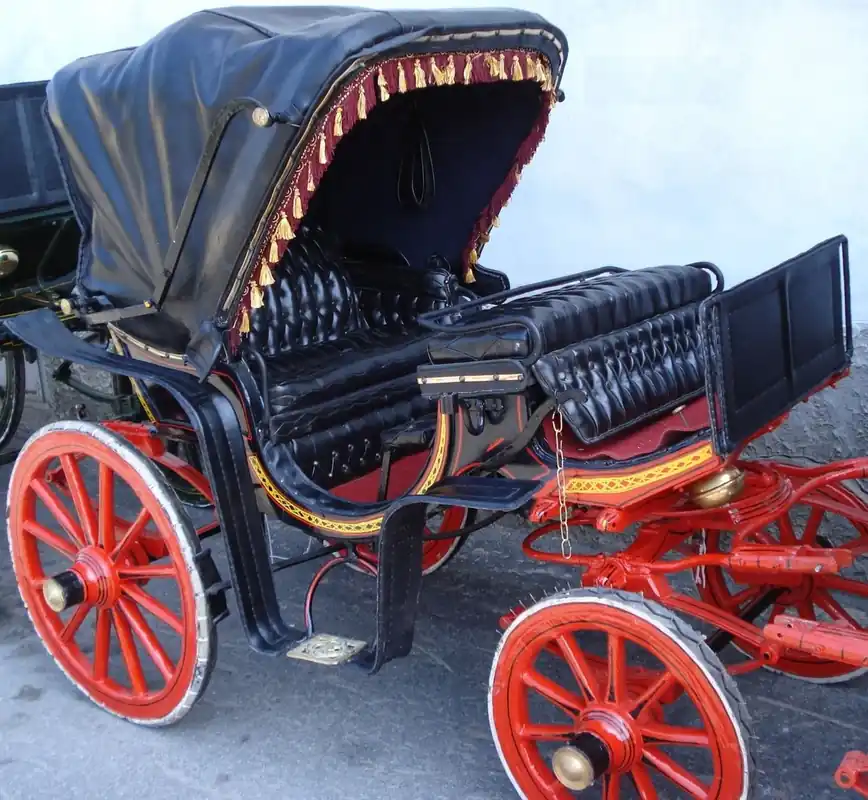 Casa Padrino baroque horse drawn carriage black / red / gold - Magnificent carriage in baroque style - Noble & Magnificent Finale Aktion