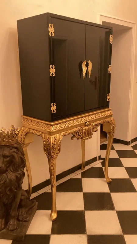 Preiswert Pompous by Casa Padrino luxury baroque bar cabinet black / gold - Pompööser baroque wine cabinet designed by Harald Glööckler - Baroque bar furniture - Noble & Magnificent