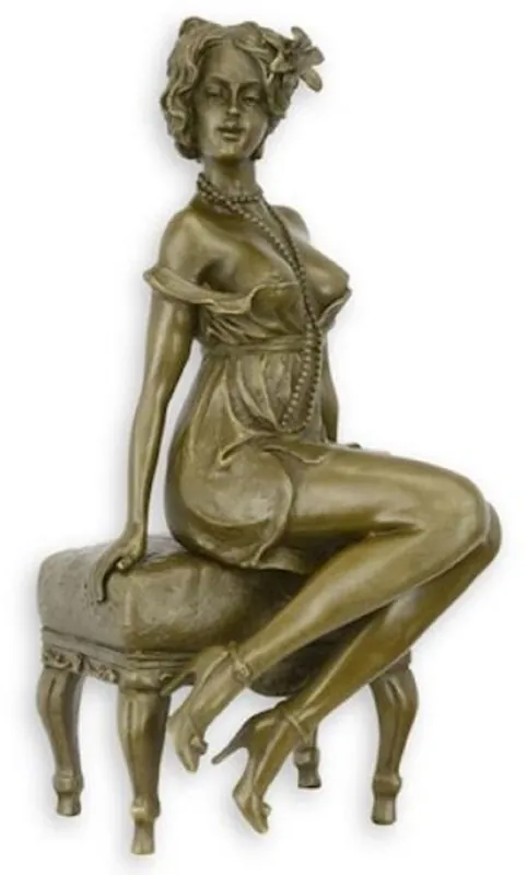 Nur Heute Casa Padrino luxury baroque bronze figure woman with stool 12.4 x 10.7 x H. 24.5 cm - Bronze sculpture - Decorative figure - Baroque decorative accessories