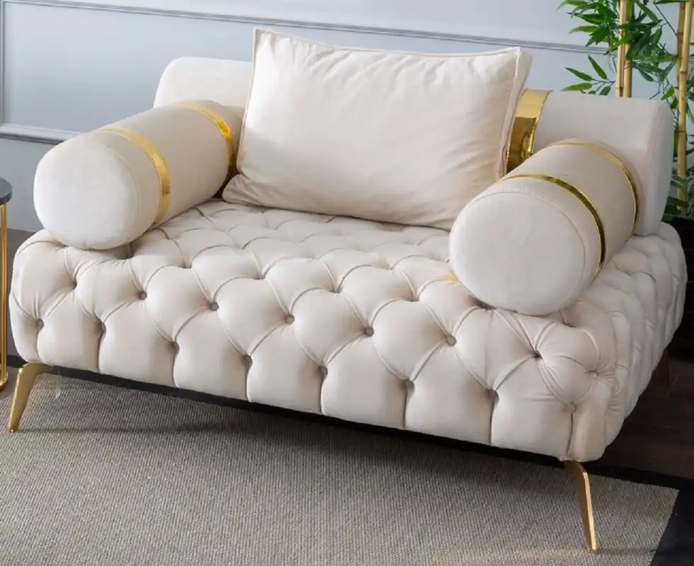 Casa Padrino luxury Chesterfield armchair cream / gold 130 x 115 x H. 70 cm - Chesterfield living room armchair - Living room furniture - Chesterfield furniture - Luxury furniture Expressversand