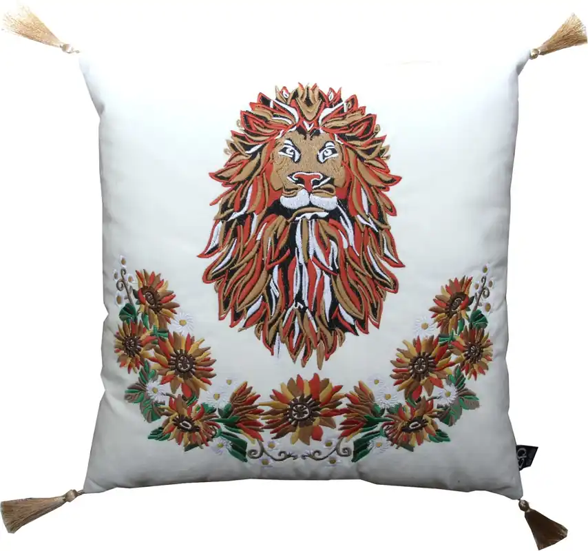 Casa Padrino luxury decorative pillow with tassels lion white cream / gold 45 x 45 cm - finest velvet fabric - luxury quality Abverkauf