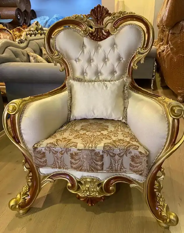 Casa Padrino luxury baroque armchair cream / silver / brown / gold / brown - Magnificent living room armchair - Baroque style living room furniture - Luxury furniture in baroque style Garantierte Lieferung